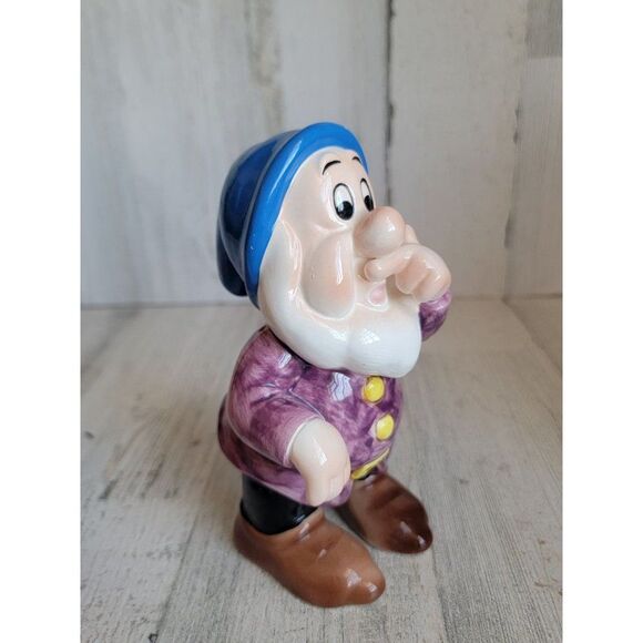 vintage Sneezy Snow White Seven Dwarfs figurine statue‎ japan - Picture 2 of 10